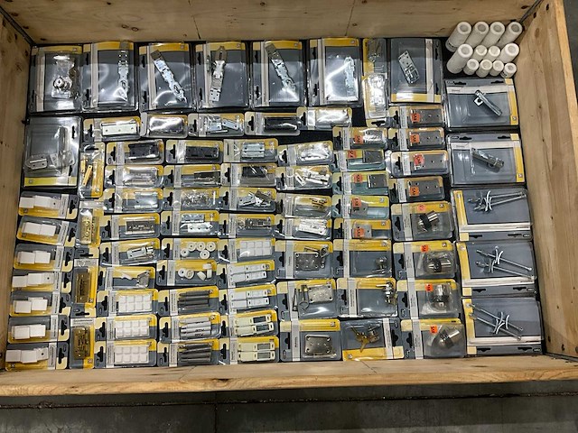 Starx partij divers hang en sluitwerk - afbeelding 1 van  12