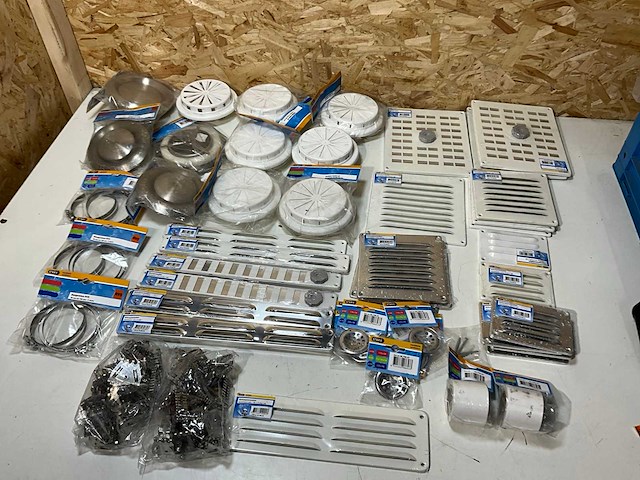 Starx partij diverse roosters en toebehoren (52x) - afbeelding 6 van  13