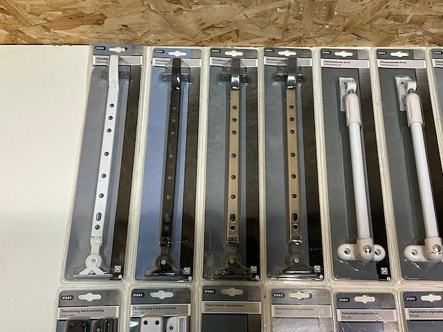 Starx raamsluitingen en raamuitzetters (19x) - afbeelding 5 van  10