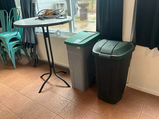 Statafel en divers - afbeelding 2 van  4
