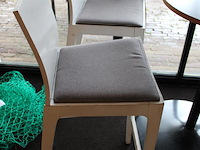 Statafel met 4 krukken. doorsnede 90 cm. hoogte 116 cm. - afbeelding 4 van  5