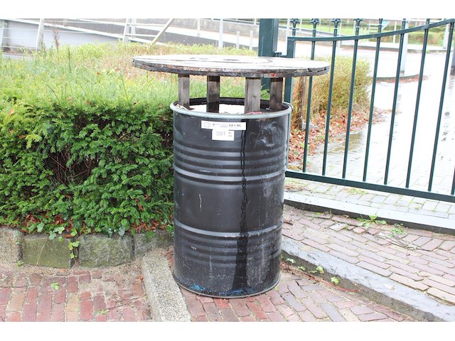 Statafel met doorsnede 95 cm, hoogte 114 cm. - afbeelding 1 van  2