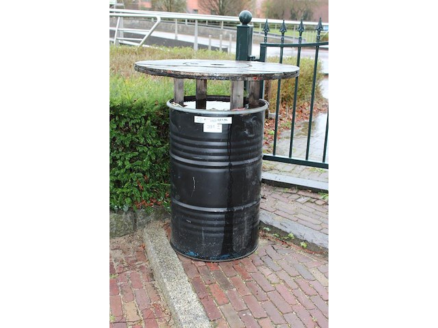 Statafel met doorsnede 95 cm, hoogte 114 cm. - afbeelding 2 van  2