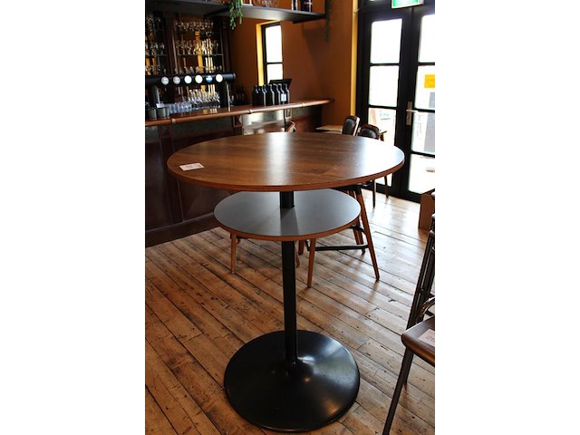 Statafel met onderschap. doorsnede 90 cm hoogte 115 cm. - afbeelding 2 van  2