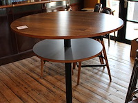 Statafel met onderschap. doorsnede 90 cm hoogte 115 cm. - afbeelding 2 van  2