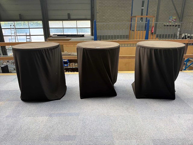 Statafel met rok (3x) - afbeelding 1 van  3