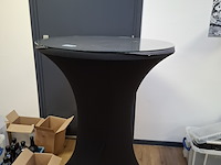 Statafel met rok en glasplaat - afbeelding 1 van  2