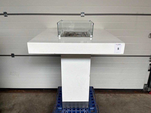 Statafel met sfeerhaard (5x) - afbeelding 1 van  1