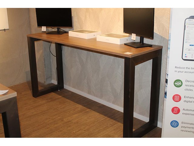 Statafel met zwaar metalen onderstel. afmeting 200 x 60 x 103 cm. - afbeelding 1 van  2