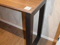 Statafel met zwaar metalen onderstel. afmeting 200 x 60 x 103 cm. - afbeelding 2 van  2