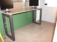 Statafel met zwaar metalen onderstel. afmeting 200 x 60 x 103 cm. - afbeelding 3 van  3