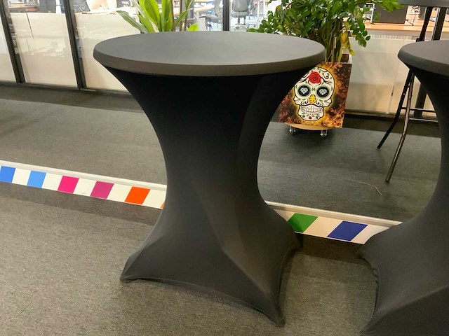 Statafels met planten (7x) - afbeelding 13 van  16