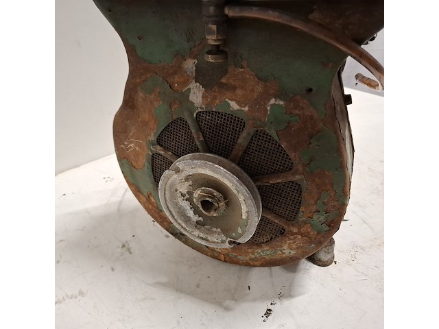Stationaire motor 2 cilinder, bernard, w10 - afbeelding 4 van  17
