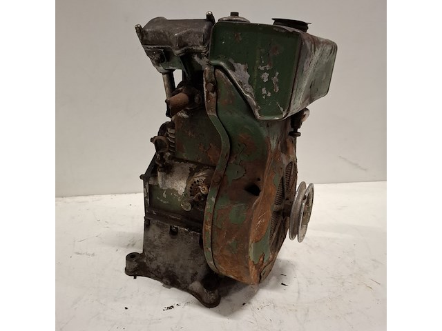 Stationaire motor 2 cilinder, bernard, w10 - afbeelding 7 van  17