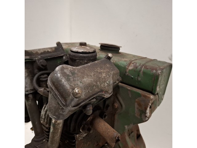 Stationaire motor 2 cilinder, bernard, w10 - afbeelding 13 van  17