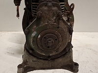Stationaire motor 2 cilinder, bernard, w10 - afbeelding 15 van  17