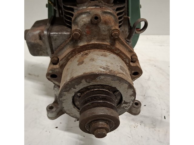 Stationaire motor 2 cilinder met vertraging, bernard, 110 tc - afbeelding 15 van  17