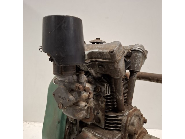 Stationaire motor 2 cilinder met vertraging, bernard, 110 tc - afbeelding 16 van  17
