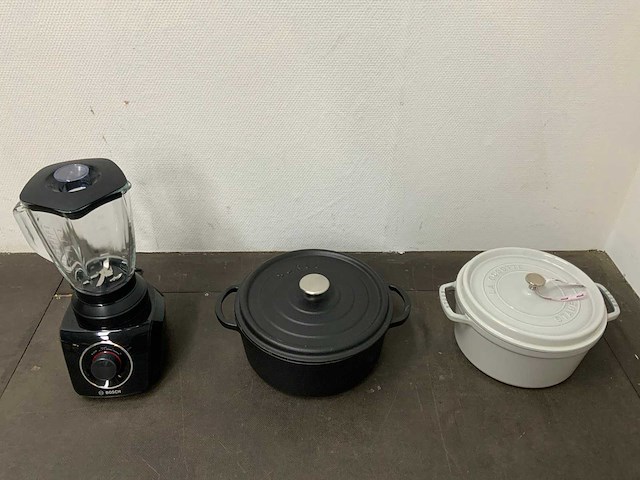 Staub, sürel, braadpannen en bosch silentmixx blender (3x) - afbeelding 1 van  16