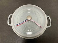 Staub, sürel, braadpannen en bosch silentmixx blender (3x) - afbeelding 11 van  16
