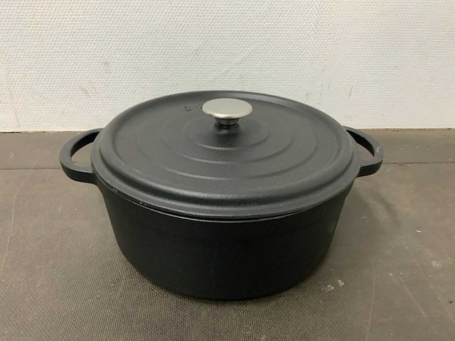 Staub, sürel, braadpannen en bosch silentmixx blender (3x) - afbeelding 14 van  16