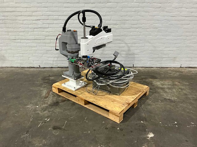 Staubli - staubli ts80 - cs8c - robotic loader - 2017 - afbeelding 6 van  12