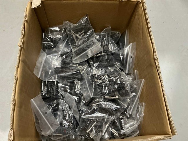 Staubli partij connectoren - afbeelding 1 van  3