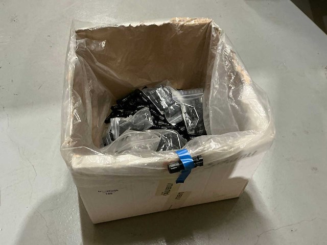 Staubli partij connectoren - afbeelding 1 van  4