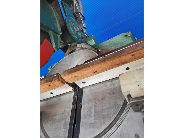 Stb - ts350m - tafelcirkelzaagmachine - afbeelding 16 van  18