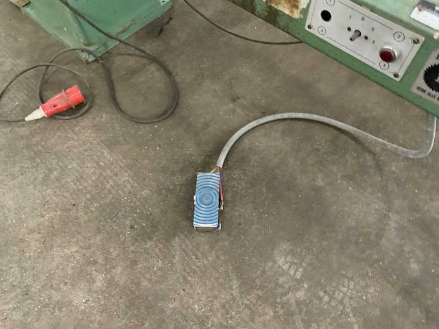 Stb sd.21 dubbele verstek afkortcirkelzaagmachine - afbeelding 7 van  8