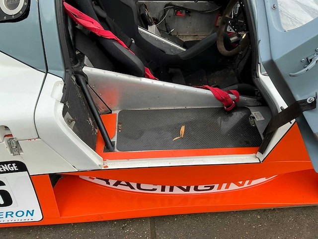 Stealth b6 – gt2 raceauto – 6.0l ford/panoz v8 – 680 pk – 950 kg – hewland 6-speed - afbeelding 15 van  47
