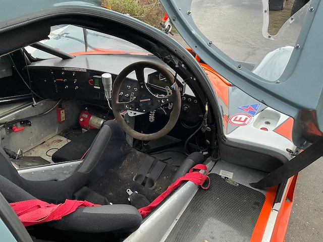 Stealth b6 – gt2 raceauto – 6.0l ford/panoz v8 – 680 pk – 950 kg – hewland 6-speed - afbeelding 16 van  47