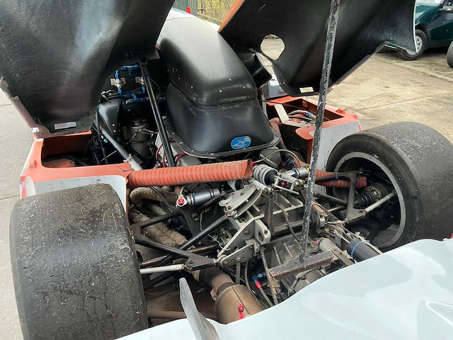 Stealth b6 – gt2 raceauto – 6.0l ford/panoz v8 – 680 pk – 950 kg – hewland 6-speed - afbeelding 22 van  47