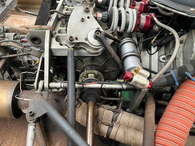 Stealth b6 – gt2 raceauto – 6.0l ford/panoz v8 – 680 pk – 950 kg – hewland 6-speed - afbeelding 24 van  47