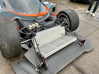 Stealth b6 – gt2 raceauto – 6.0l ford/panoz v8 – 680 pk – 950 kg – hewland 6-speed - afbeelding 33 van  47