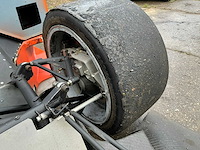 Stealth b6 – gt2 raceauto – 6.0l ford/panoz v8 – 680 pk – 950 kg – hewland 6-speed - afbeelding 35 van  47