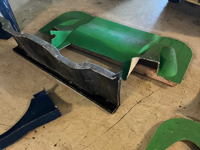 Stealth b6 – gt2 raceauto – 6.0l ford/panoz v8 – 680 pk – 950 kg – hewland 6-speed - afbeelding 41 van  47