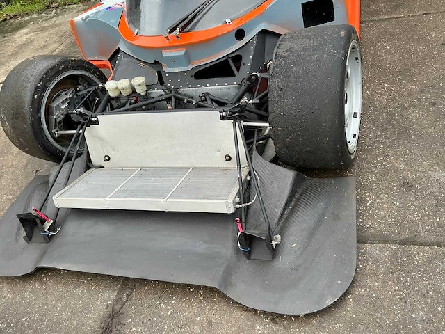 Stealth b6 – gt2 raceauto – 6.0l ford/panoz v8 – 680 pk – 950 kg – hewland 6-speed - afbeelding 11 van  47