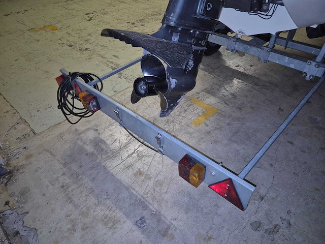 Stealthcraft - + 65 pk suzuki - race - speedboot met freewheel trailer - afbeelding 15 van  24