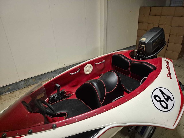 Stealthcraft - + 65 pk suzuki - race - speedboot met freewheel trailer - afbeelding 21 van  24