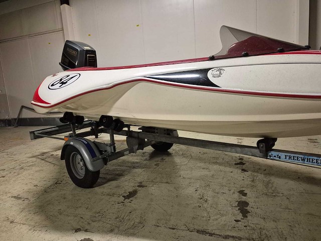 Stealthcraft - + 65 pk suzuki - race - speedboot met freewheel trailer - afbeelding 23 van  24