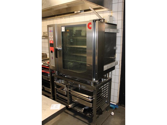 Steamer convotherm osp met rvs onderstel met diverse gastronorm bakken. - afbeelding 3 van  5