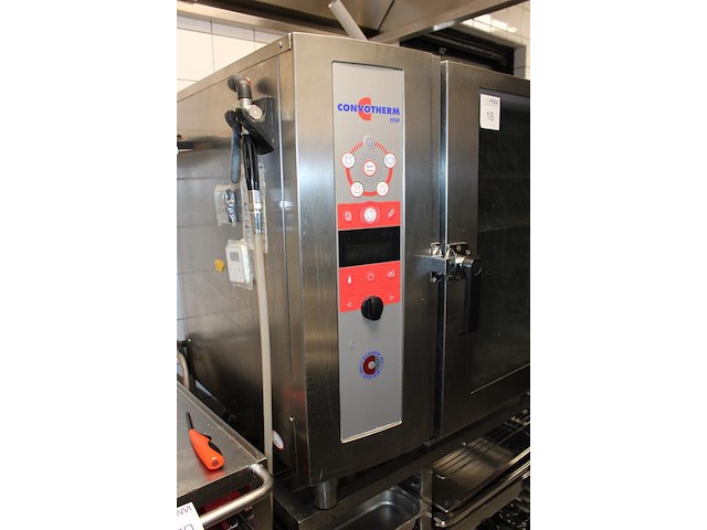 Steamer convotherm osp met rvs onderstel met diverse gastronorm bakken. - afbeelding 4 van  5