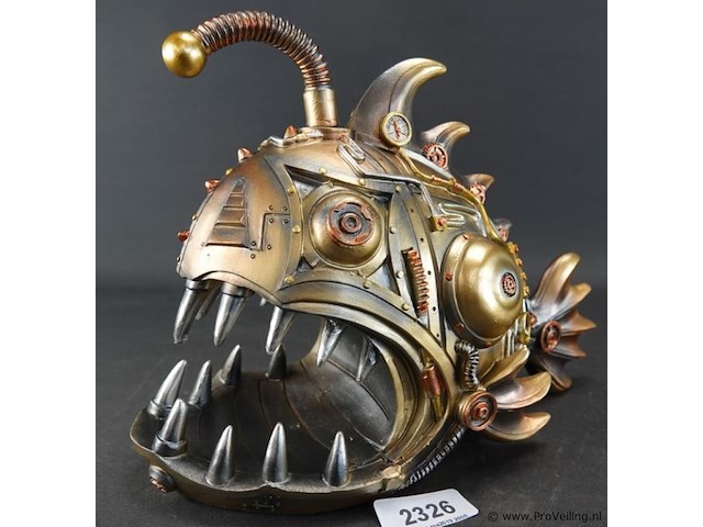 Steampunk-sculptuur van een lantaarnvis - afbeelding 1 van  5