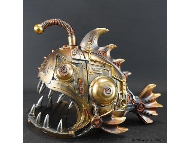 Steampunk-sculptuur van een lantaarnvis - afbeelding 2 van  5