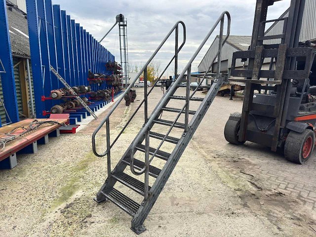 Steek trap 1.90 x 1.90 - afbeelding 1 van  6