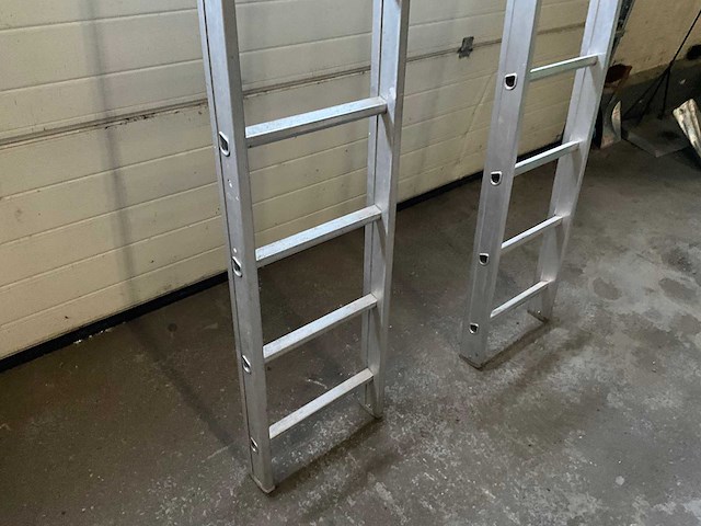 Steekladder 16-trede (2x) - afbeelding 1 van  2