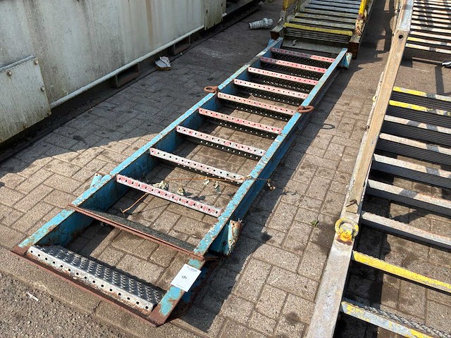 Steektrap - afbeelding 2 van  2