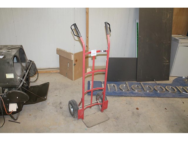 Steekwagen met luchtbanden en maximale belasting 150 kg. - afbeelding 1 van  2