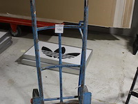 Steekwagen met massieve banden. - afbeelding 2 van  2